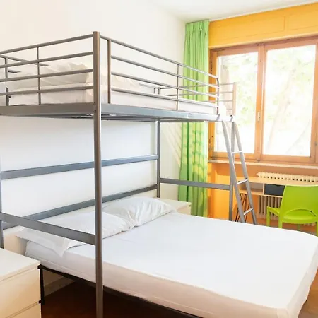 Safestay Hostal *